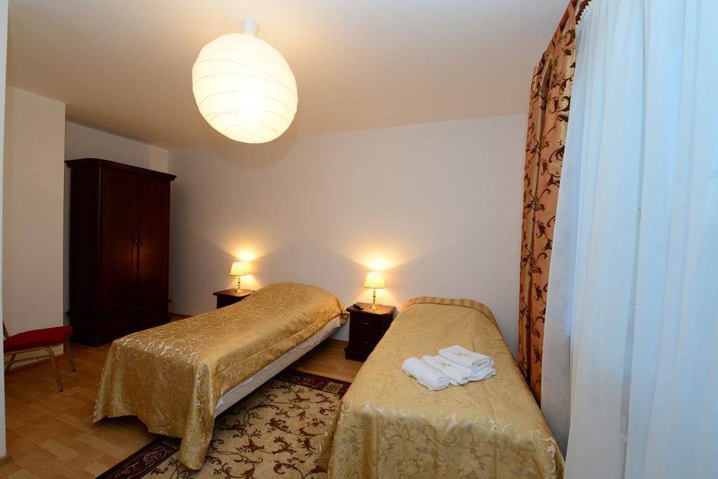 B&B Airport Modlin Nowy Dwor Mazowiecki Room photo