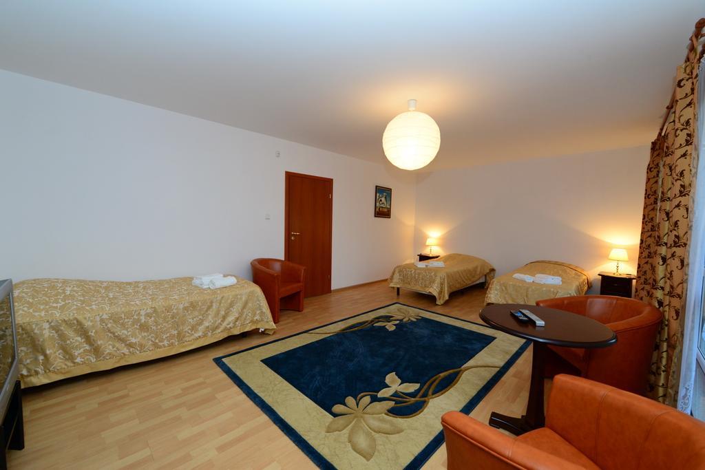 B&B Airport Modlin Nowy Dwor Mazowiecki Room photo